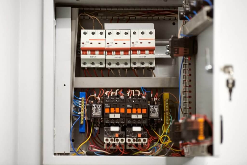 Transfer Switches (Manual Transfer Switch)